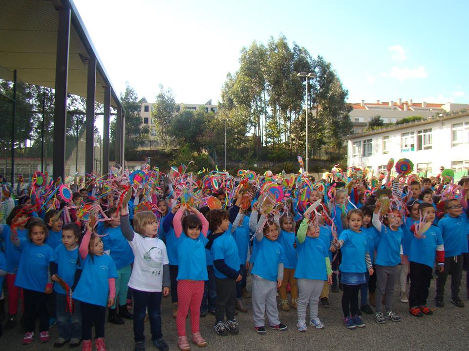 Chouselas hastea a bandeira eco-escolas