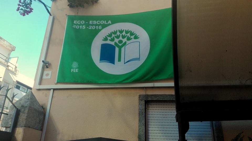 Colégio D. Duarte hastea a bandeira verde