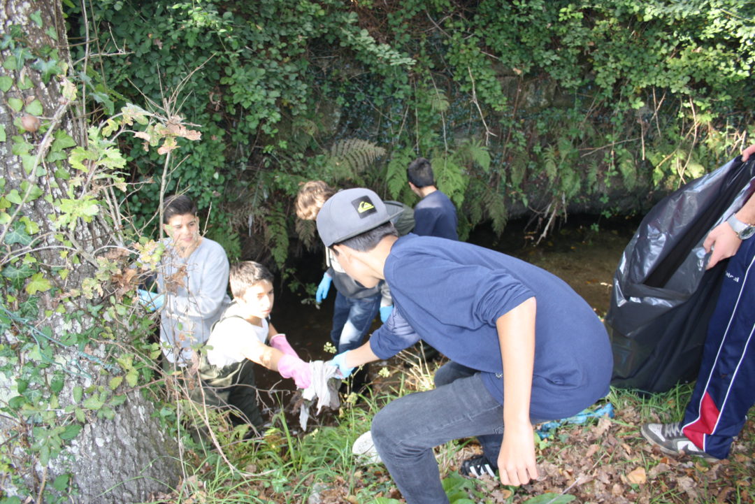 Limpeza do troço do rio Este adotado pela Escola Básica de Gualtar – 28 de abril de 2017