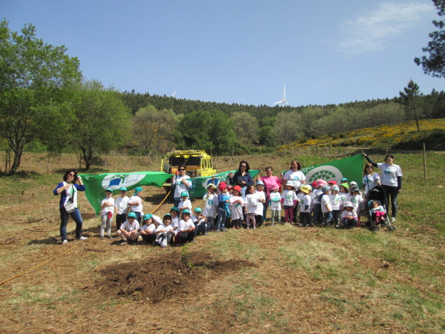 Protege a Terra… é um dever sagrado!!!!  Reflorestação dos Baldios de Vila Nova, serra da Lousã.