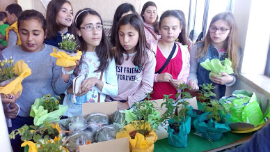 Exposição de Trabalhos e venda de plantinhas de jardim, aromáticas e medicinais …