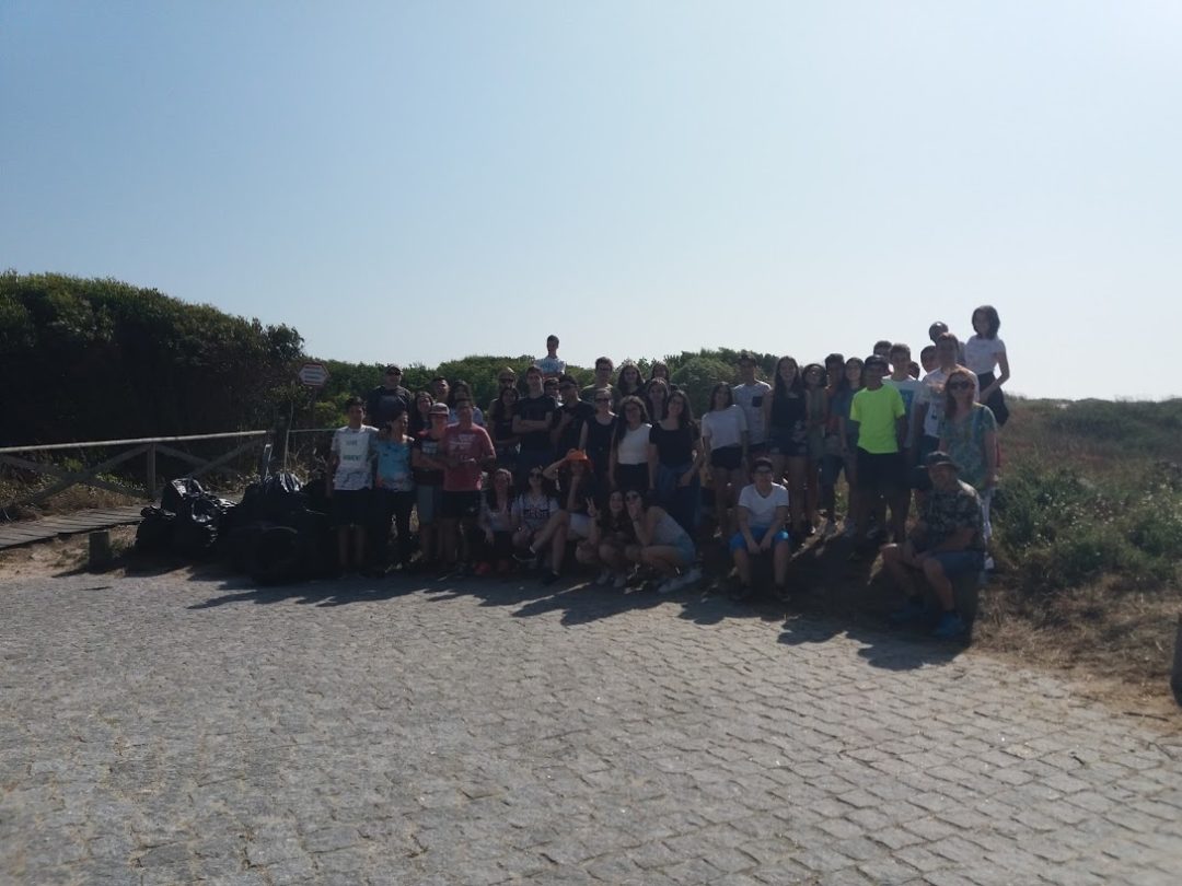 Limpeza de praia e restinga do Rio Cávado e remoção de espécies invasoras (Ofir, Esposende) – ação de voluntariado ambiental