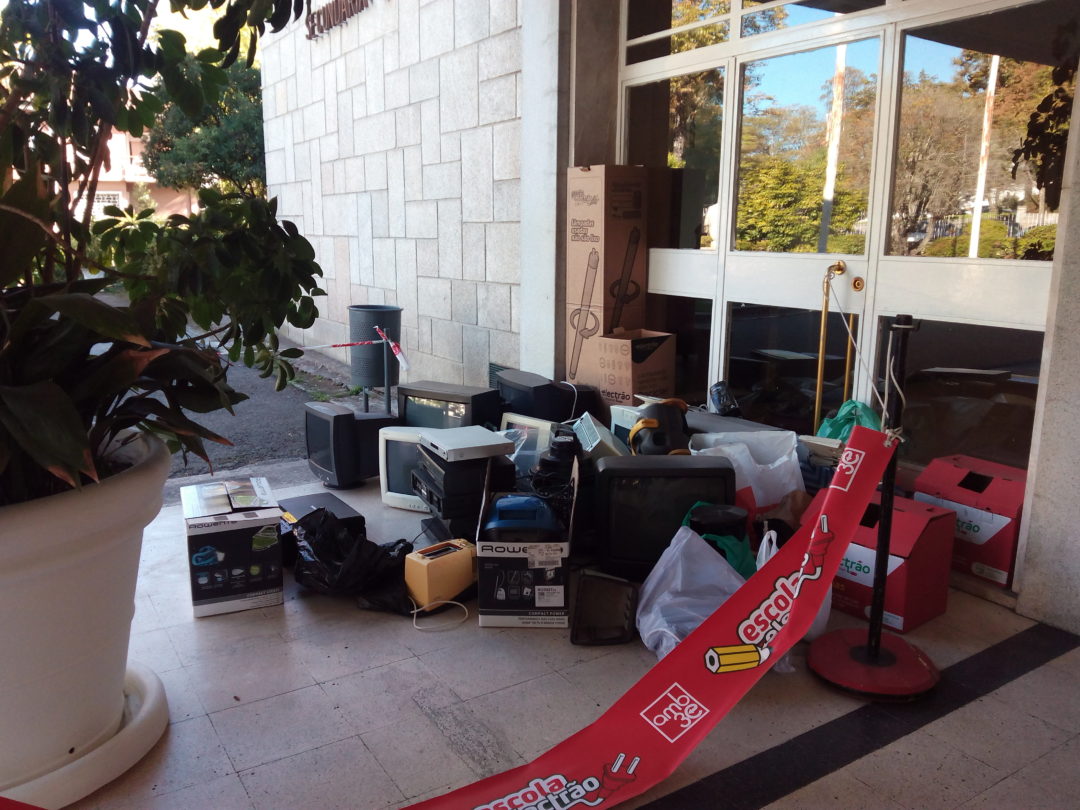 Recolha de aparelhos elétricos e pilhas usadas