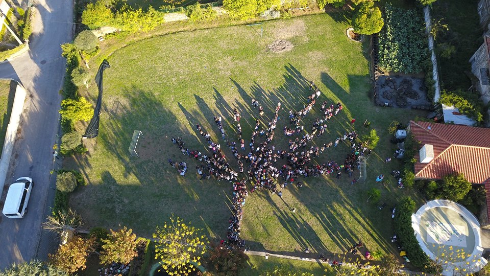Uma árvore pelo nosso futuro – Plantadores de árvores a haver