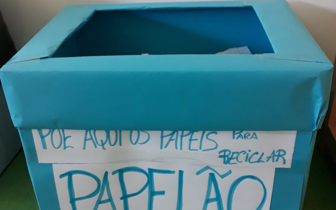 Proteger a floresta / Aproveitamento dos papéis usados para reciclar