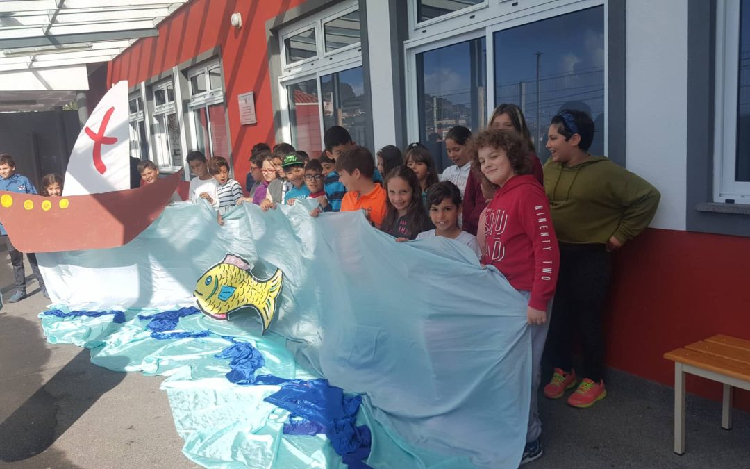 Foto criativa, Dia Nacional do Mar 16 novembro – participação da Escola do Areeiro e Lombada (Funchal) na Campanha “Oceans or Plastic”