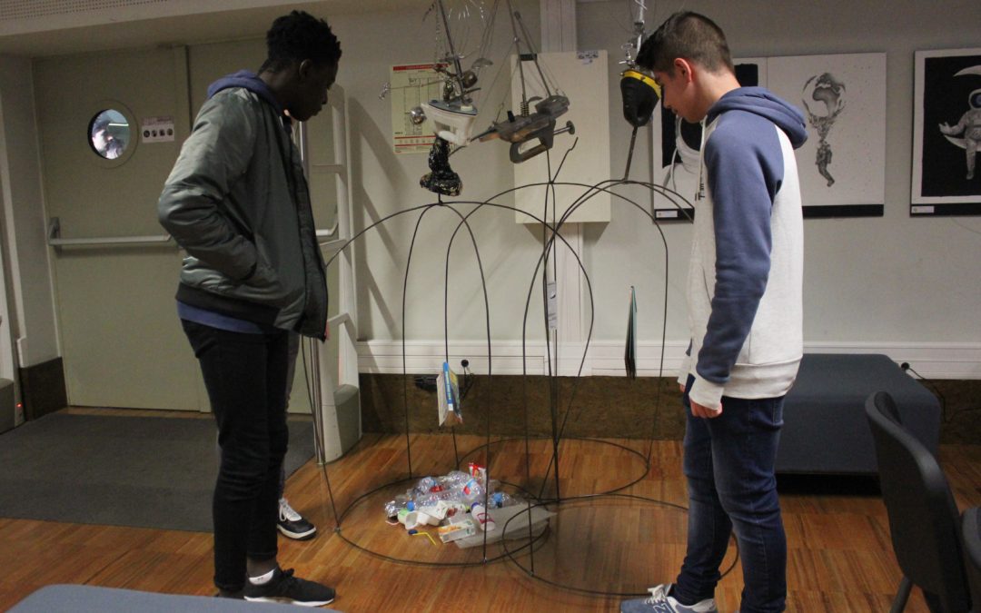 O plástico regressa a casa – o Mar está zangado