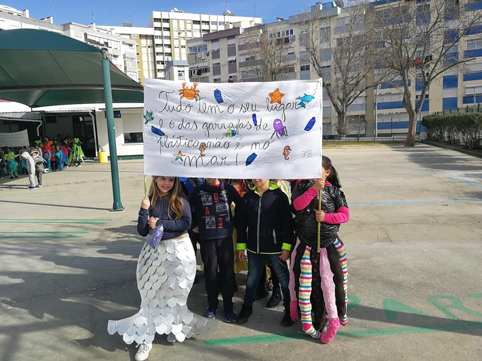Desfile de Carnaval pelo bairro