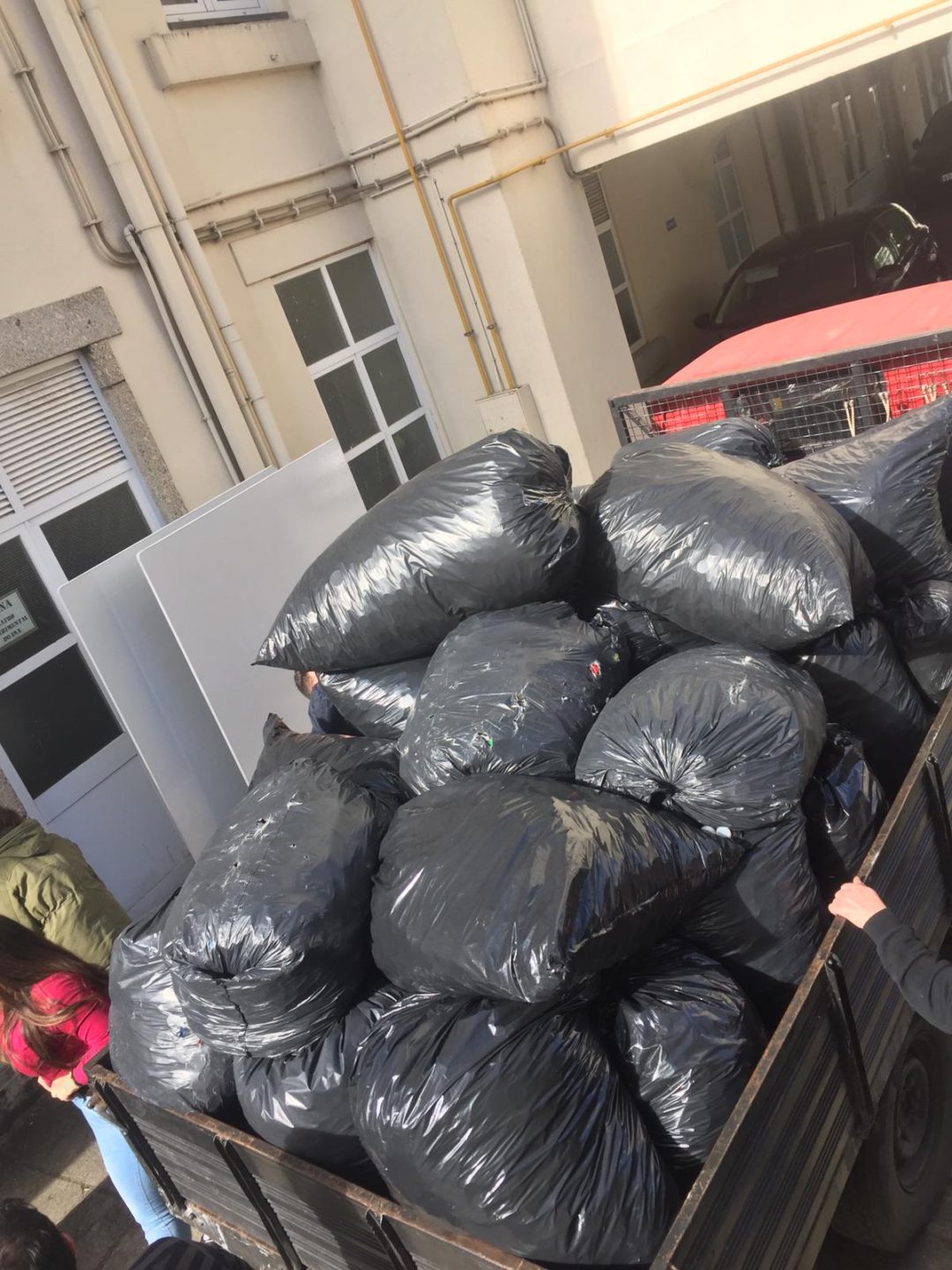 Campanha de Recolha de Resíduos no INA