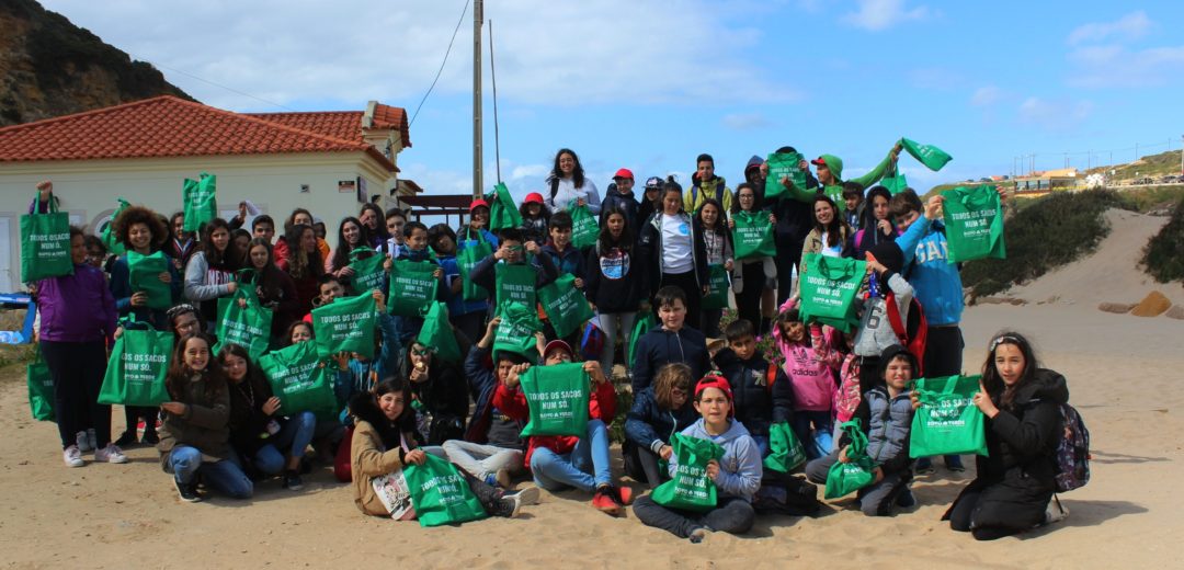 Um MAR DE PLÁSTICO? STOP! (Atividade na Praia de São Julião)