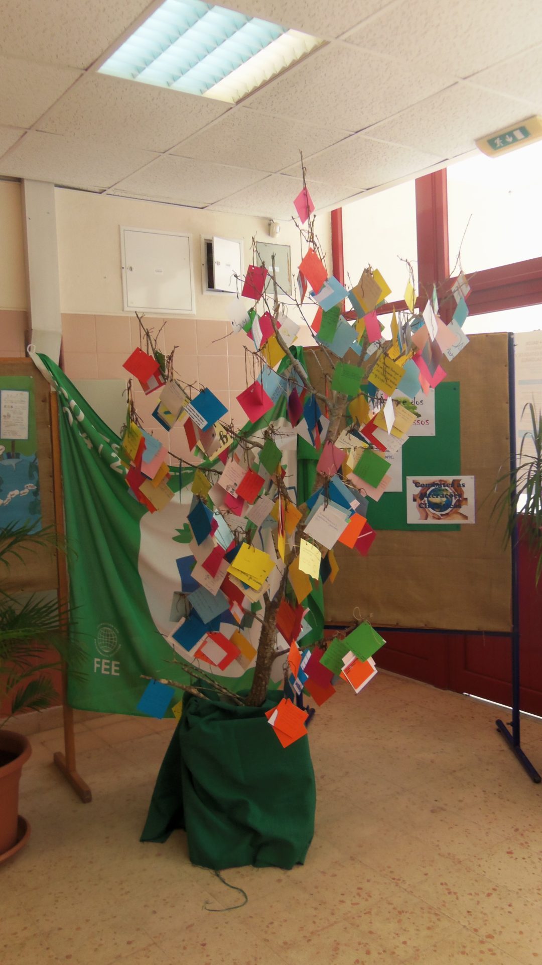 Escola Básica 2.3. de Freiria ” Compromete-te com a Terra!”  #fazpeloclima #ecoescolasfazpeloclima #ecoschools #globalactiondays Objetivo