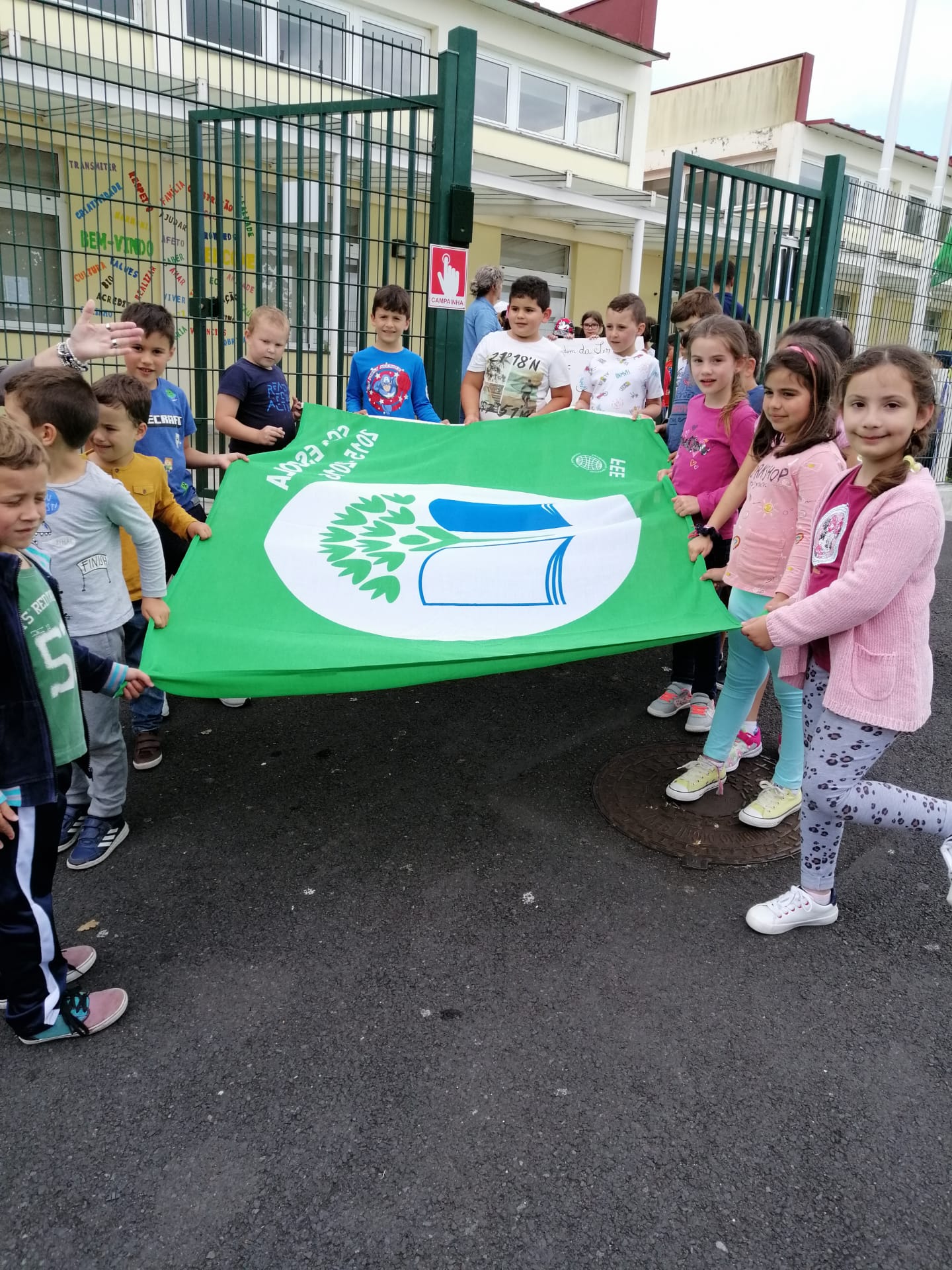 979fc8e1-6515-4d13-bdd9-d80b347b62db