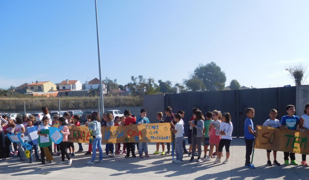 Centro Escolar de Salreu adere à greve climática global