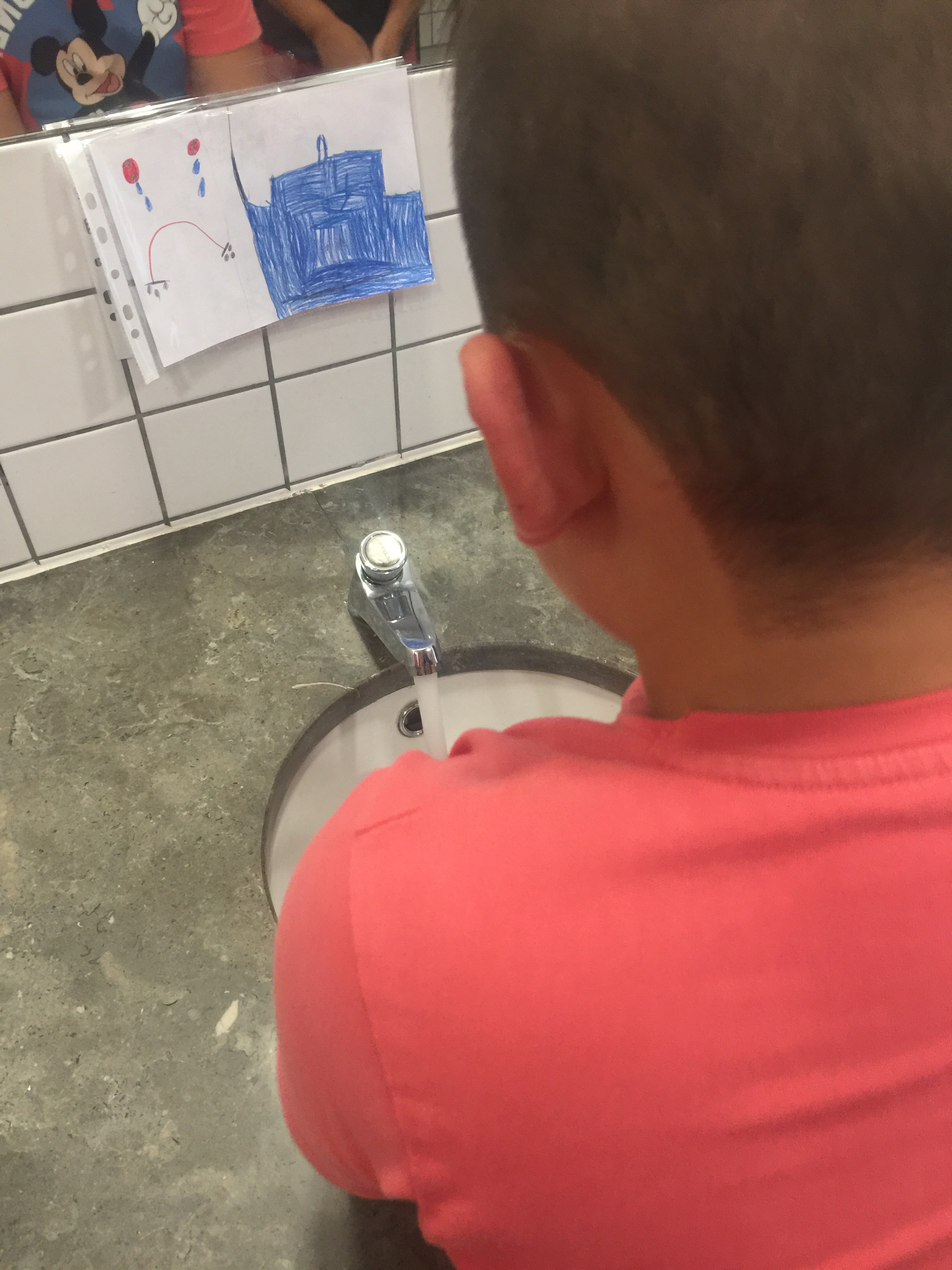 Realização e colocação de sinalecas para poupança de água