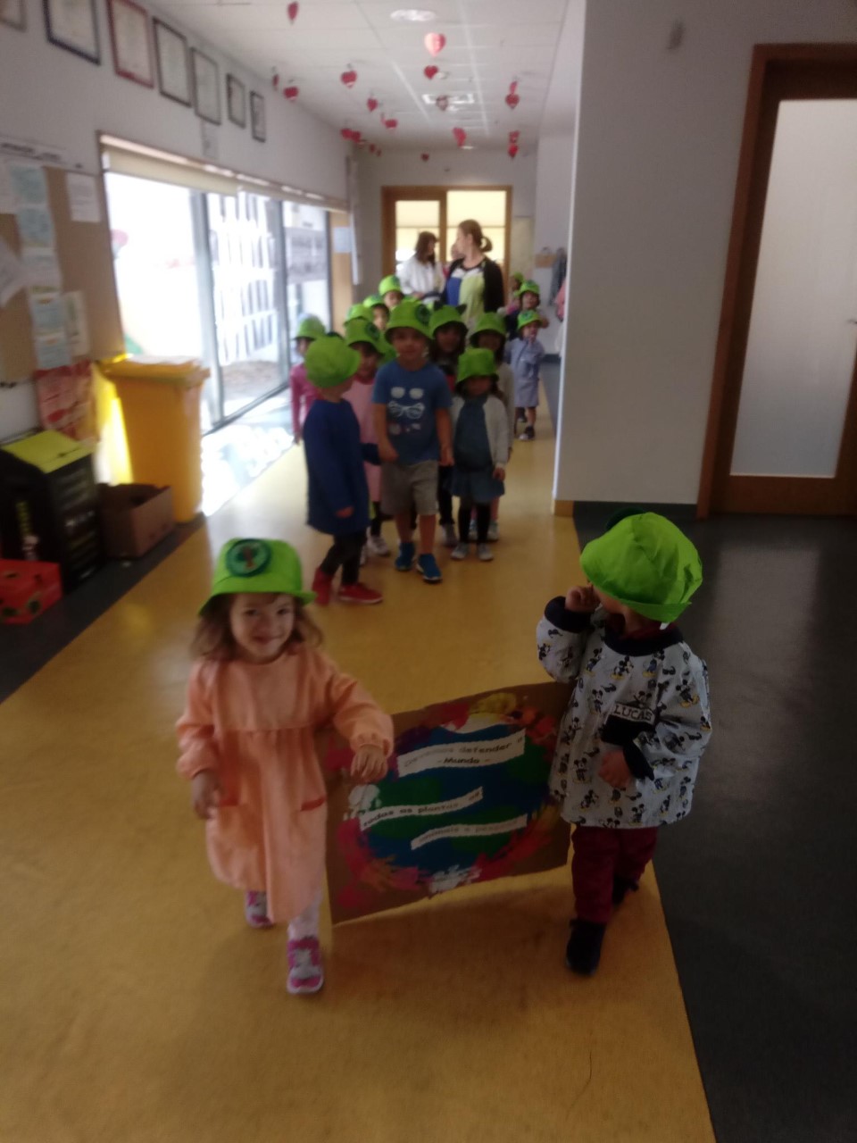 manifestação manifestação meninos do Pré-escolar