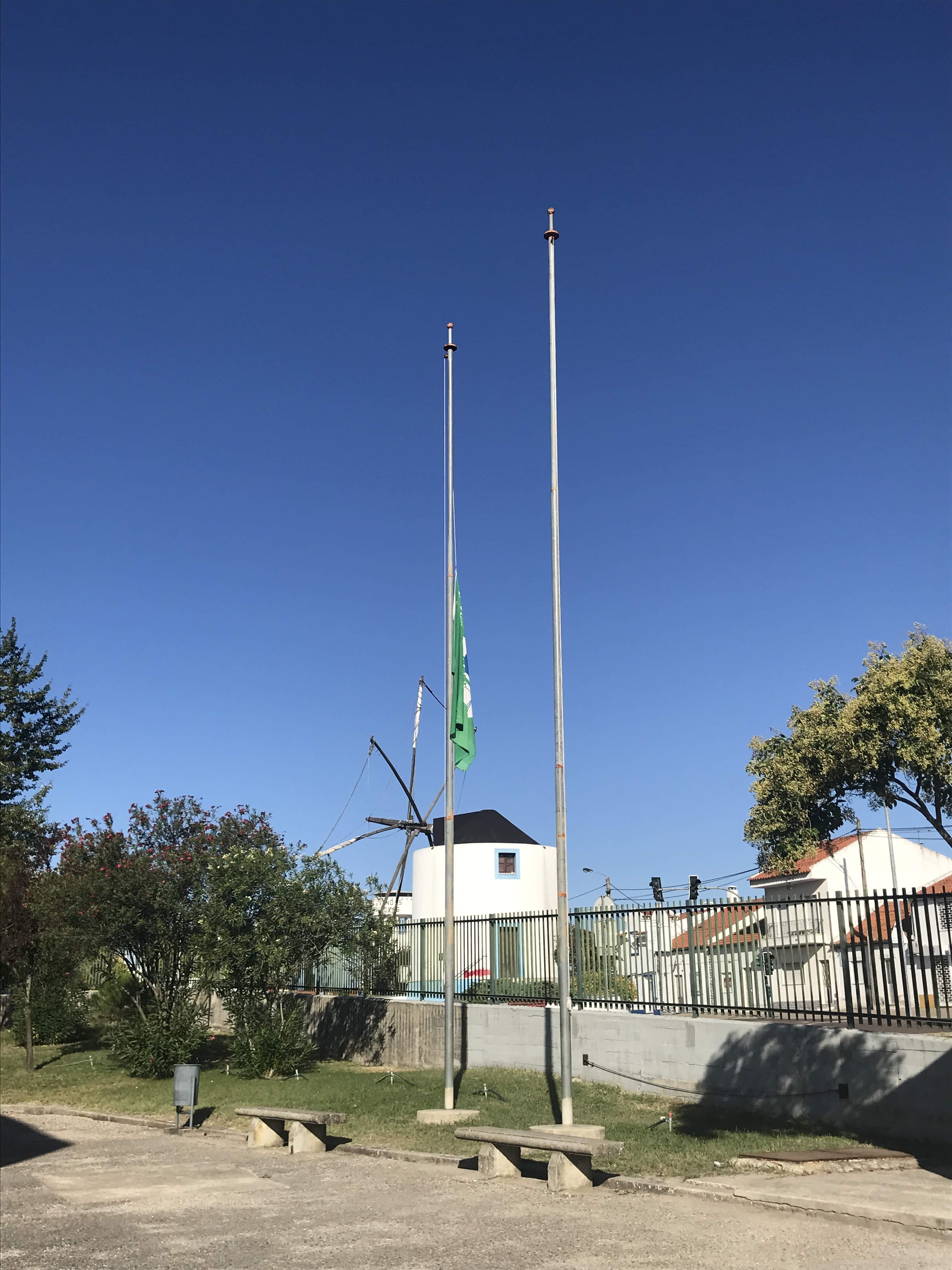 Escola Básica de Vendas Novas, Nº1 com a bandeira verde a meia haste