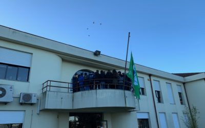 Bandeira a meia haste