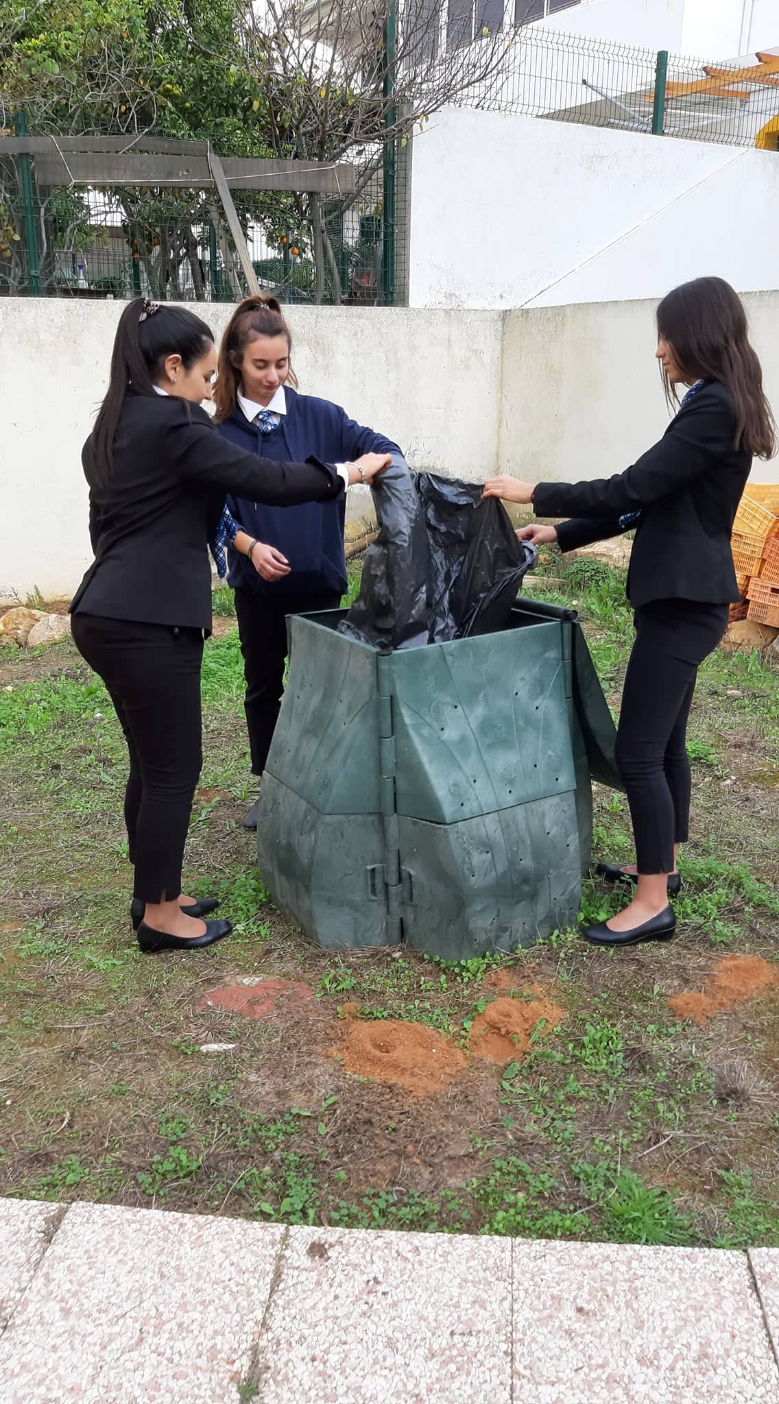 79084466_427786758111195_3784231504809295872_n