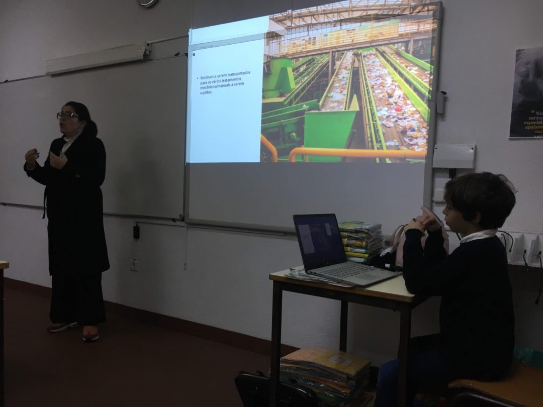 Ciclo de formação: separação de resíduos na escola