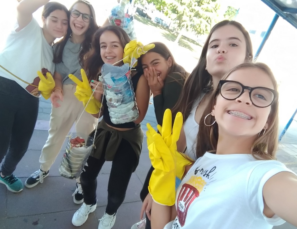 Participar na limpeza dos espaços exteriores