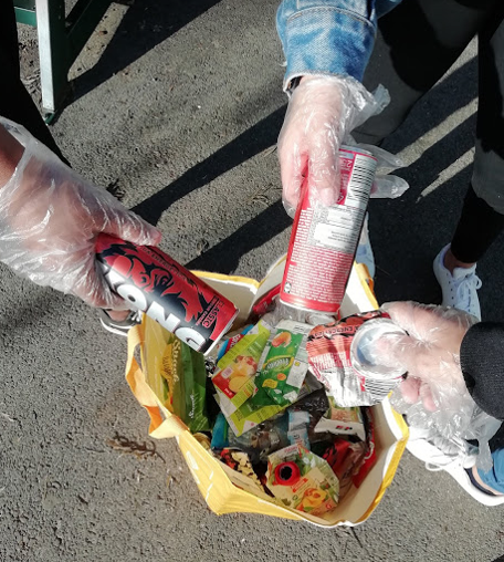 Recolha e separação seletiva de resíduos no pátio