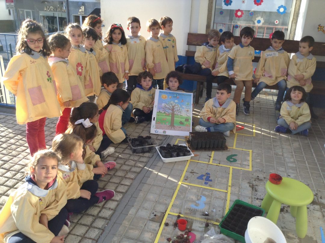 Dia Nacional da Floresta Autóctone no Jardim de Infância da Associação de Beneficência Popular de Gouveia