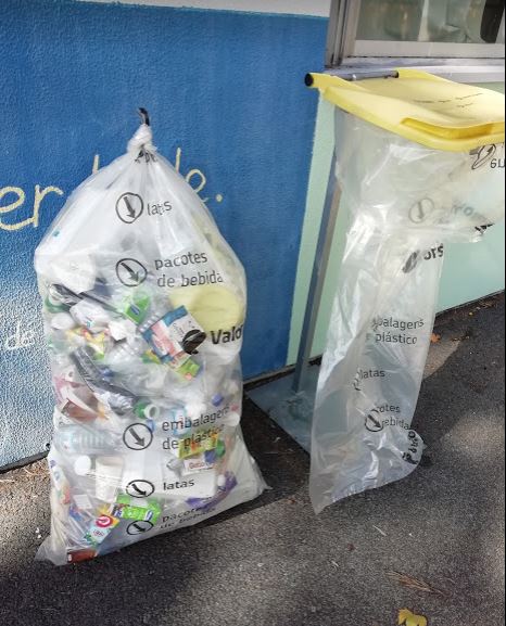Recolha seletiva de plástico e metal