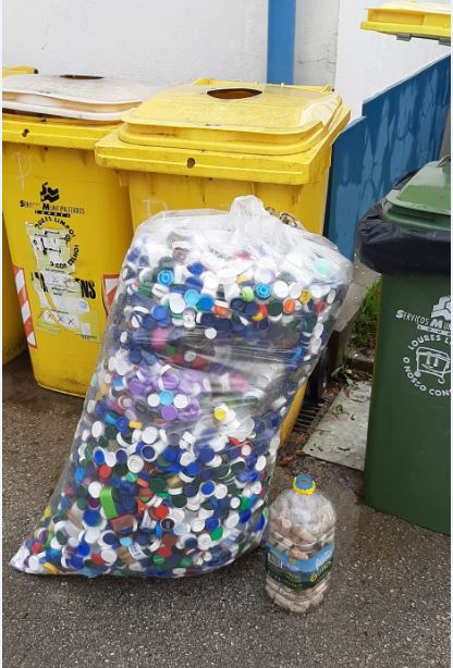 Recolhas seletivas – tampinhas solidárias, plástico/metal e cartão