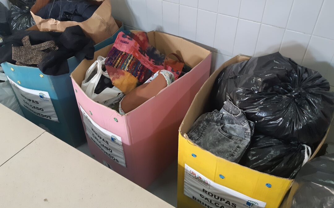 Roupas usadas não estão acabadas