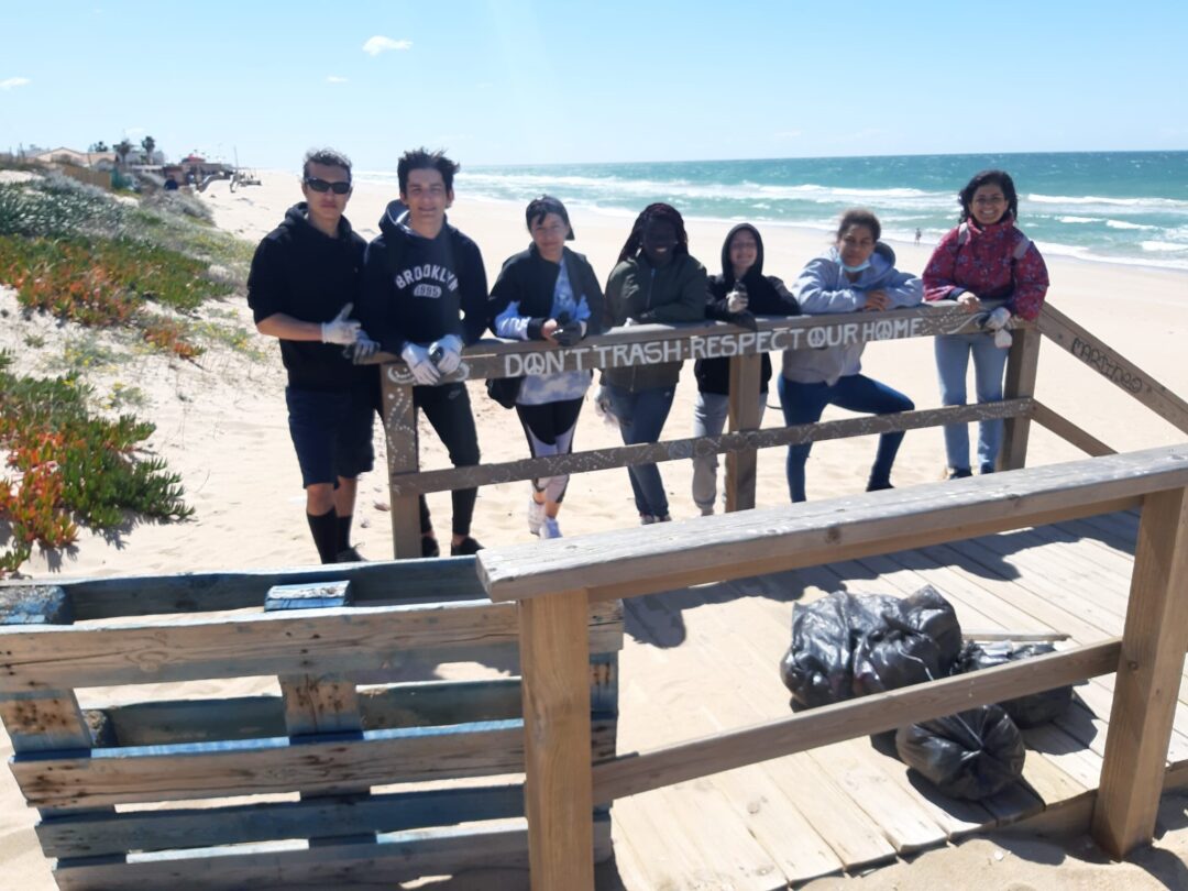 Cidadania ativa numa ação de voluntariado ambiental – Limpeza da Praia de Faro