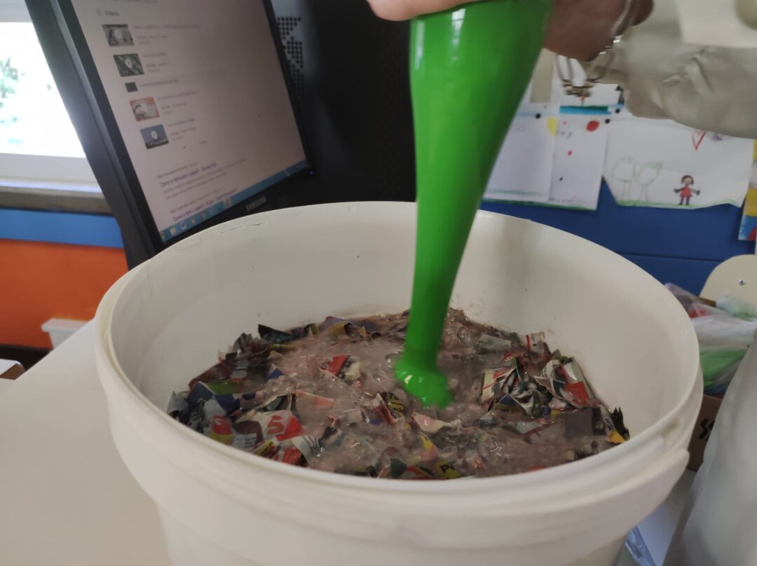 Reciclagem do papel com Lopas Lopinhas